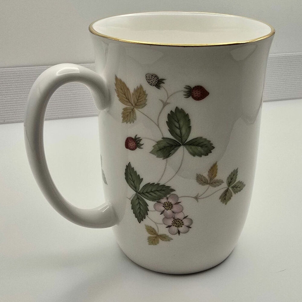 Vintage Wedgwood Bone China England Wild Strawberry